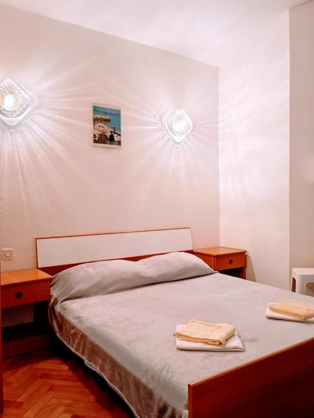 Rooms Helena Krk Town Exterior photo